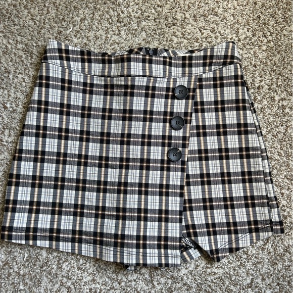 Altar'd State Black and White Asymmetrical Wrap Skort Preppy Plaid School Girl - Picture 1 of 7